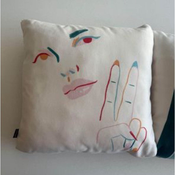 Pillow cases with inserts - Picture 3 of 3